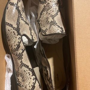 NWT Clarks Sara poppy  taupe snake print… brand new in the box, never worn